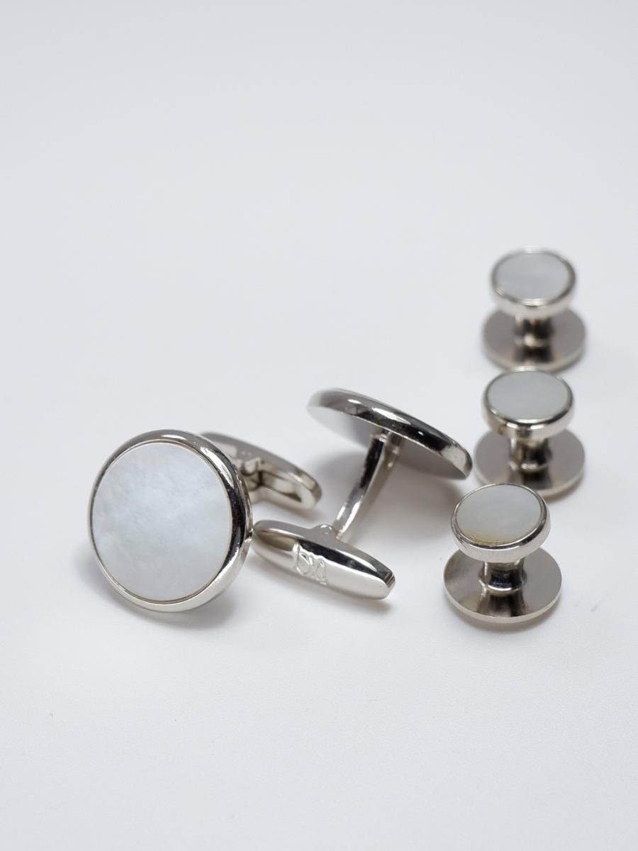 cuffbutW128b